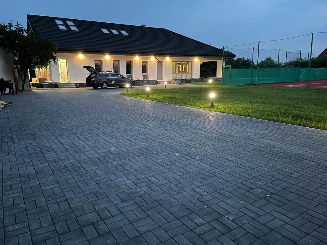 Lahuzur - Casa De Vacanta - Therme Balotesti & Aeroport Otopeni Saftica Экстерьер фото